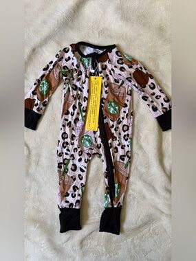 Infant Bamboo Wei Wei Sleeper Pajama Onesie Zippy Zip Up Footie Starbucks Coffee